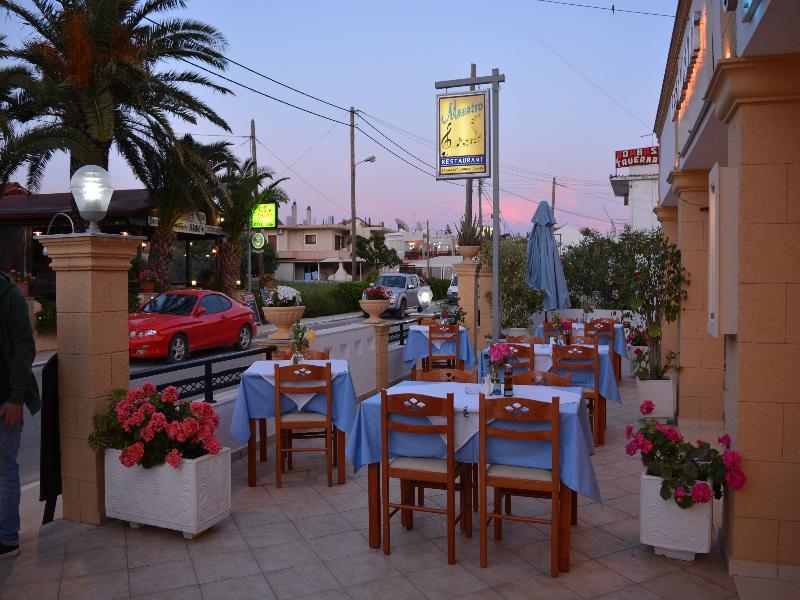 אליקאנאס Montes Apartments & Studios מראה חיצוני תמונה