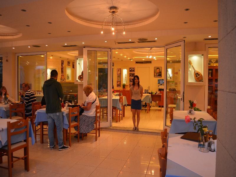 אליקאנאס Montes Apartments & Studios מראה חיצוני תמונה