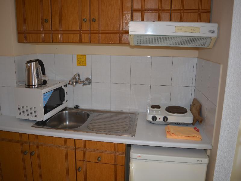 אליקאנאס Montes Apartments & Studios מראה חיצוני תמונה