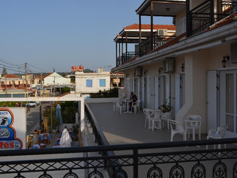 אליקאנאס Montes Apartments & Studios מראה חיצוני תמונה