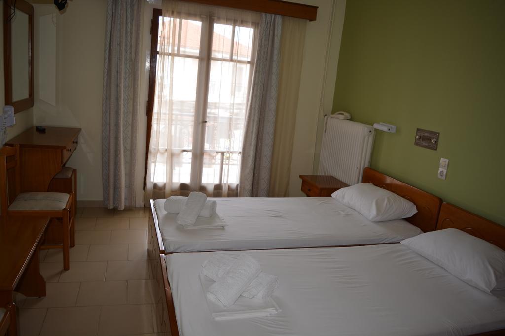 אליקאנאס Montes Apartments & Studios מראה חיצוני תמונה