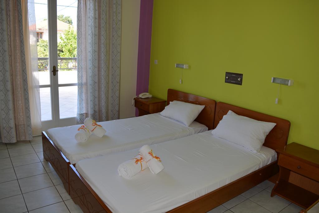 אליקאנאס Montes Apartments & Studios מראה חיצוני תמונה
