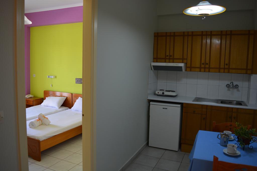 אליקאנאס Montes Apartments & Studios מראה חיצוני תמונה