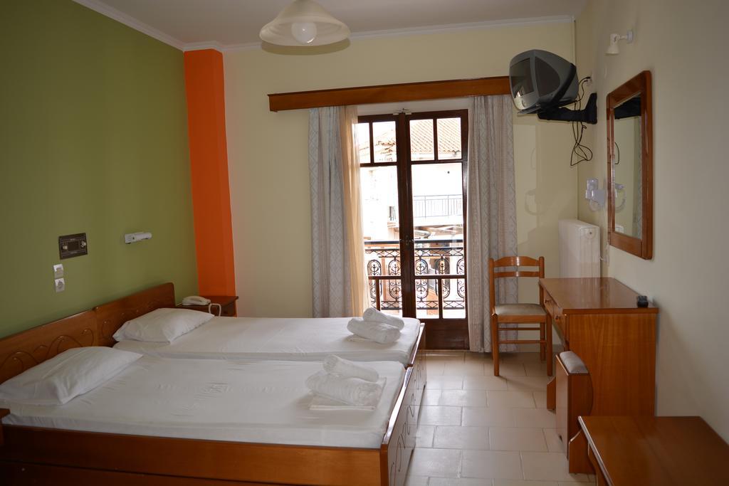 אליקאנאס Montes Apartments & Studios מראה חיצוני תמונה