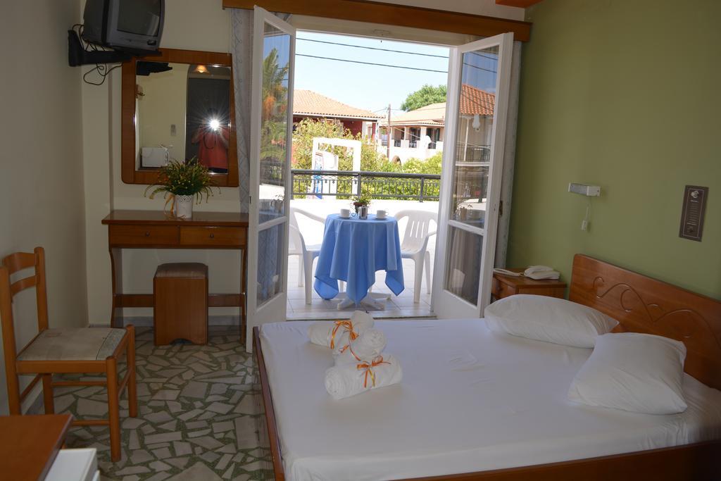 אליקאנאס Montes Apartments & Studios מראה חיצוני תמונה