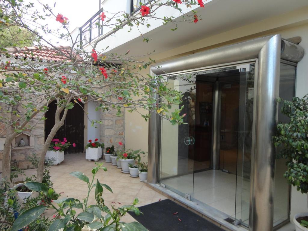 אליקאנאס Montes Apartments & Studios מראה חיצוני תמונה