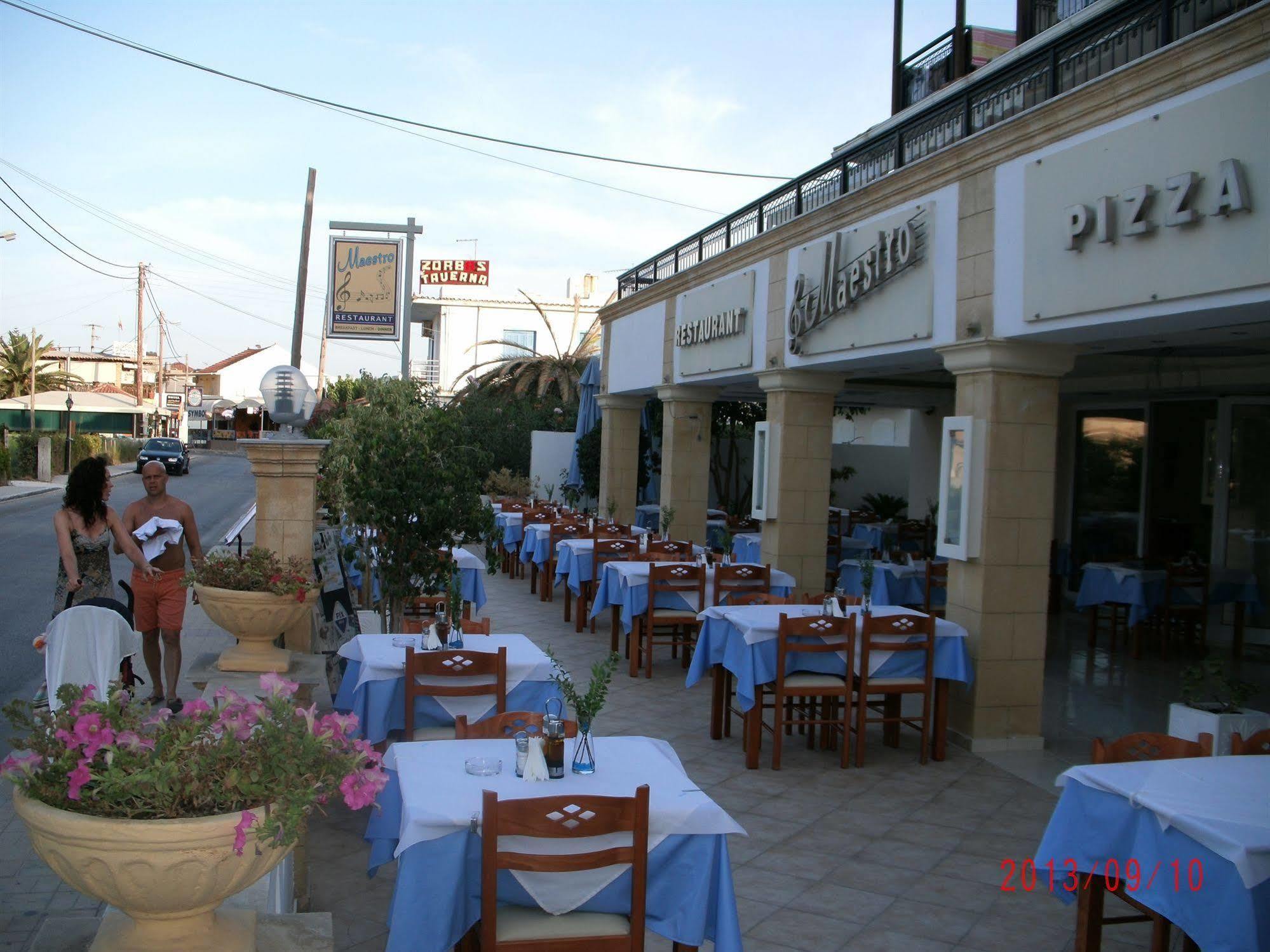 אליקאנאס Montes Apartments & Studios מראה חיצוני תמונה